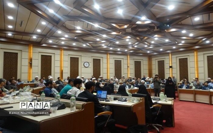 بسیج فرهنگیان حامی افرادی است که در مسیر ولایت و شهدا گام برمی‌دارند