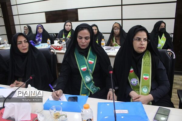 نشست مسئولان و کارشناسان سازمان دانش‌آموزی استان بوشهر