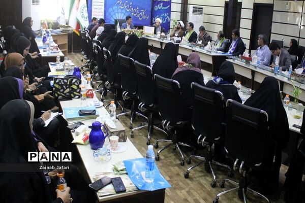 نشست مسئولان و کارشناسان سازمان دانش‌آموزی استان بوشهر