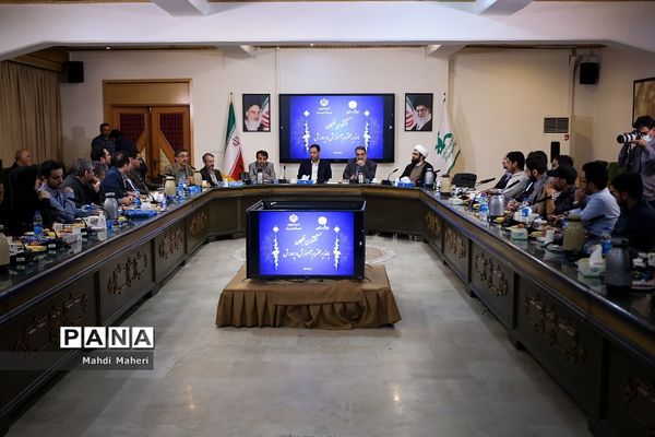 نشست صمیمی نخبگان جوان با وزیر آموزش و پرورش