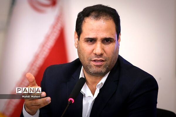 نشست صمیمی نخبگان جوان با وزیر آموزش و پرورش