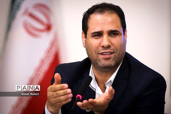 نشست صمیمی نخبگان جوان با وزیر آموزش و پرورش