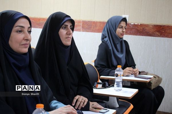 کارگاه آموزشی ارائه جدیدترین  یافته‌های تجربی در امور تربیتی، مشاوره و مراقبت در برابر آسیب‌های اجتماعی