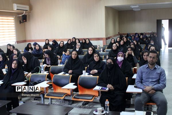 کارگاه آموزشی ارائه جدیدترین  یافته‌های تجربی در امور تربیتی، مشاوره و مراقبت در برابر آسیب‌های اجتماعی