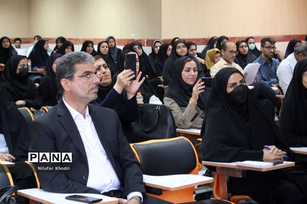 کارگاه آموزشی ارائه جدیدترین  یافته‌های تجربی در امور تربیتی، مشاوره و مراقبت در برابر آسیب‌های اجتماعی