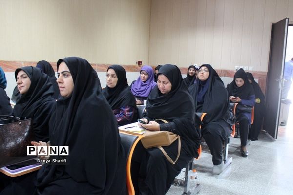 کارگاه آموزشی ارائه جدیدترین  یافته‌های تجربی در امور تربیتی، مشاوره و مراقبت در برابر آسیب‌های اجتماعی