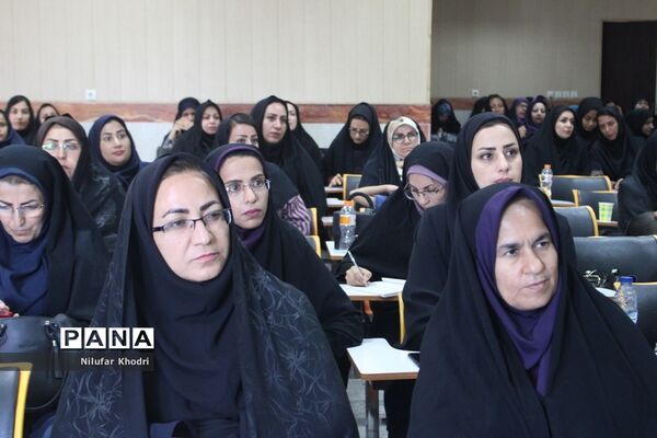 کارگاه آموزشی ارائه جدیدترین  یافته‌های تجربی در امور تربیتی، مشاوره و مراقبت در برابر آسیب‌های اجتماعی