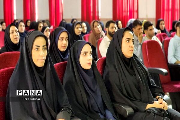 همایش معماران خشت اول در ناحیه‌ یک بهارستان