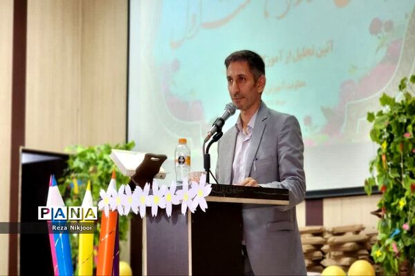 همایش معماران خشت اول در ناحیه‌ یک بهارستان