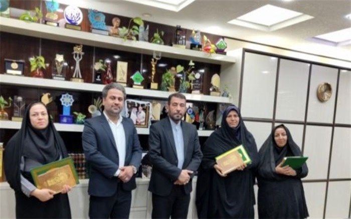 مدیر ، معاون و هنر آموز خلاق سعدآبادی تجلیل شدند
