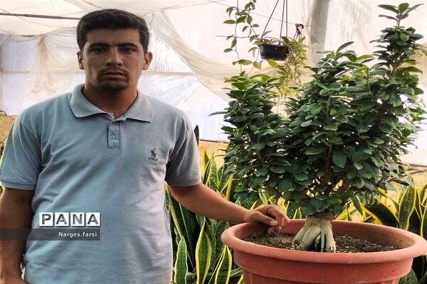 احداث اولین گلخانه روستای باقرآباد قم در روز ملی گل و گیاه