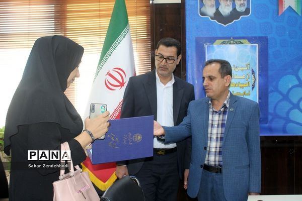 آیین تجلیل از مدال‌آوران المپیادهای علمی در بوشهر