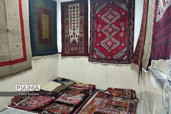 برپایی نمایشگاه صنایع‌ دستی در قرچک