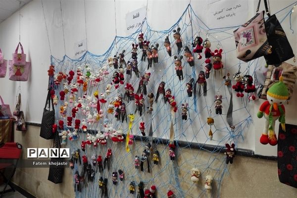 برپایی نمایشگاه صنایع‌ دستی در قرچک