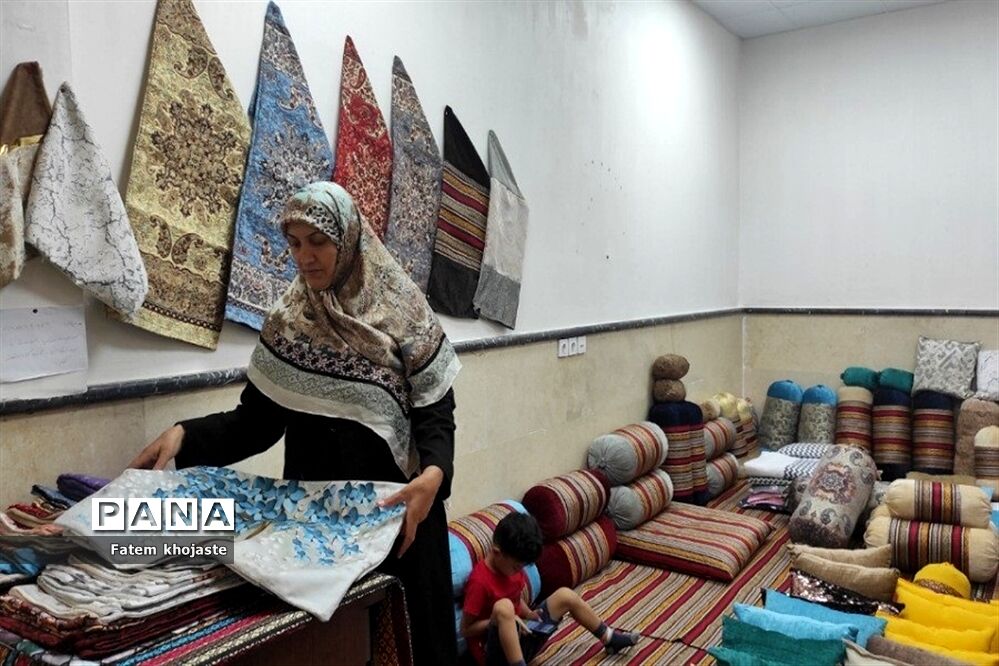 برپایی نمایشگاه صنایع‌ دستی در قرچک