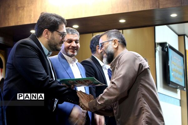 آیین تجلیل از مدال‌آوران المپیاد‌ها و جشنواره‌های علمی قم
