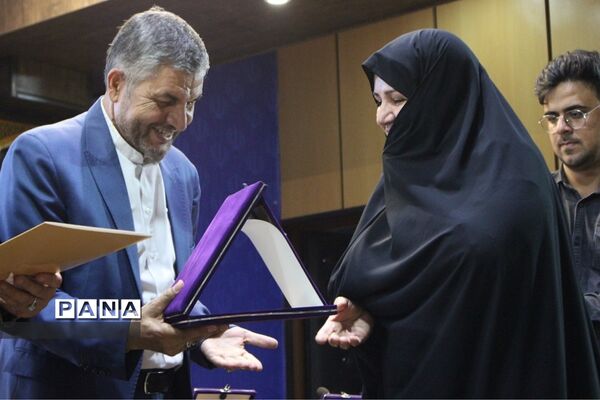 آیین تجلیل از مدال‌آوران المپیاد‌ها و جشنواره‌های علمی قم