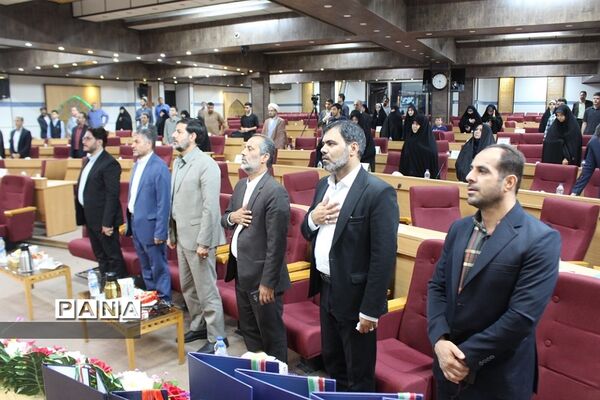 آیین تجلیل از مدال‌آوران المپیاد‌ها و جشنواره‌های علمی قم