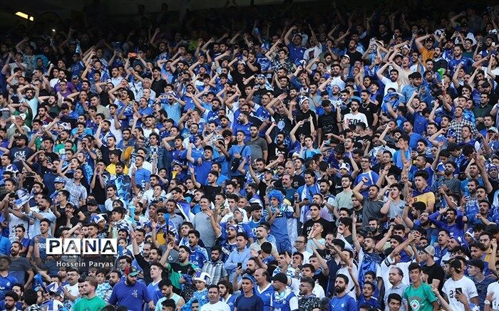 مدیران آبی فوروارد گل‌نزن ۲۰میلیاردی را نگه می‌دارند؟