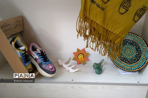 نمایشگاه دستاوردهای دانش‌آموزان هنرستان مبتکران رودهن‌