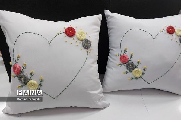 نمایشگاه دستاوردهای دانش‌آموزان هنرستان مبتکران رودهن‌