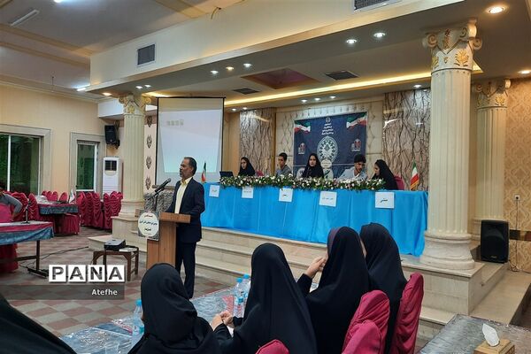 نشست علنی مجلس دانش‌آموزی شهرستان بافق با حضور معاون پرورشی اداره‌کل آموزش و پرورش استان