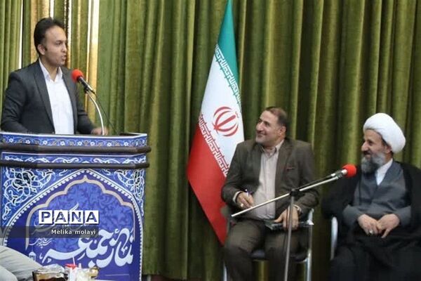 محفل شاعران و ادب‌دوستان در مصلی ‌نماز جمعه شهرستان قرچک