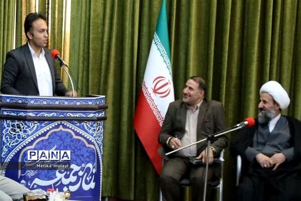 محفل شاعران و ادب‌دوستان در مصلی ‌نماز جمعه شهرستان قرچک