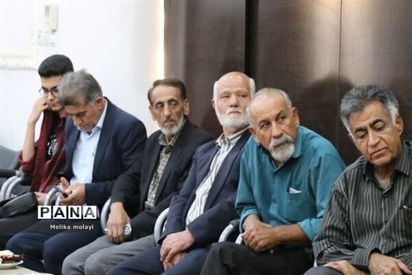 محفل شاعران و ادب‌دوستان در مصلی ‌نماز جمعه شهرستان قرچک