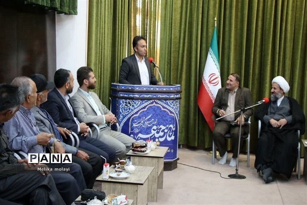 محفل شاعران و ادب‌دوستان در مصلی ‌نماز جمعه شهرستان قرچک