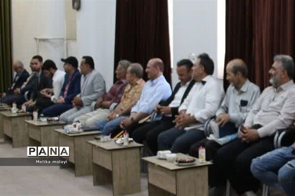 محفل شاعران و ادب‌دوستان در مصلی ‌نماز جمعه شهرستان قرچک