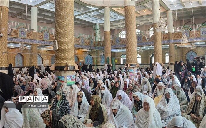 نمازجمعه در شهرستان قرچک/فیلم