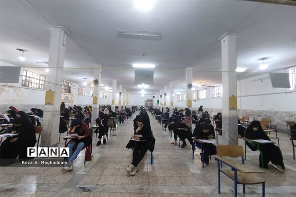 بازدید مسئولان وزارتی از آزمون ورودی مدارس استعدادهای درخشان در قم