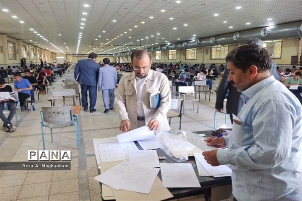 بازدید مسئولان وزارتی از آزمون ورودی مدارس استعدادهای درخشان در قم