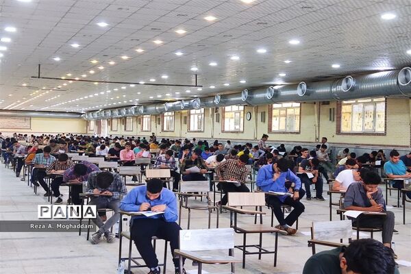 بازدید مسئولان وزارتی از آزمون ورودی مدارس استعدادهای درخشان در قم