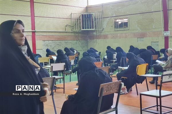 بازدید مسئولان وزارتی از آزمون ورودی مدارس استعدادهای درخشان در قم