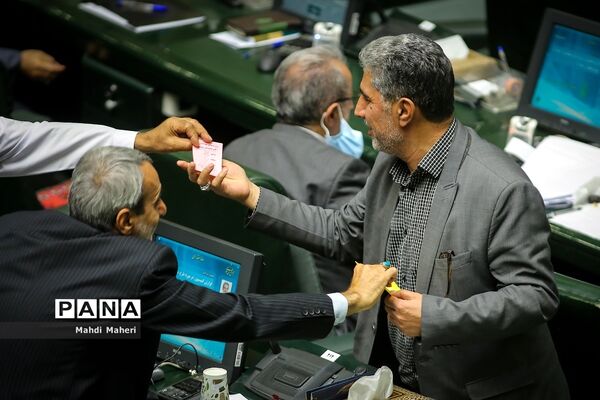 رای اعتماد مجلس به وزیر پیشنهادی جهاد کشاورزی