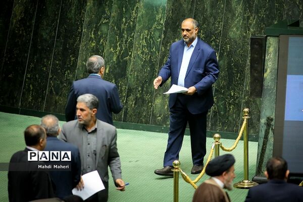رای اعتماد مجلس به وزیر پیشنهادی جهاد کشاورزی