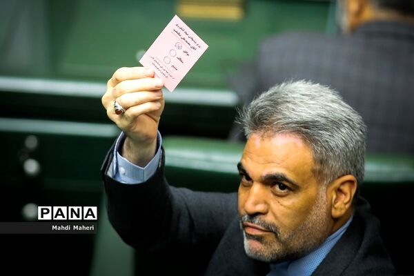 رای اعتماد مجلس به وزیر پیشنهادی جهاد کشاورزی
