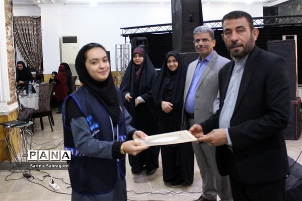 تجلیل از مربیان پرورشی‌، مشاوران‌، مراقبان سلامت و دبیران ورزش شهرستان بوشهر‌(‌2 )