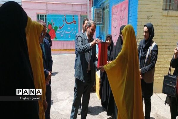 نمایشگاه آداب و رسوم اتباع مختلف در مرکز یادگیری شهید‌واعظی ناحیه یک بهارستان