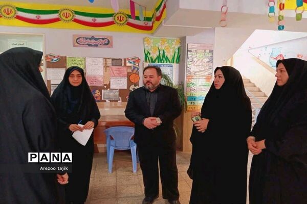 مراسم تجلیل از دانش‌آموزان برتر در رشته رباتیک شهرستان ورامین
