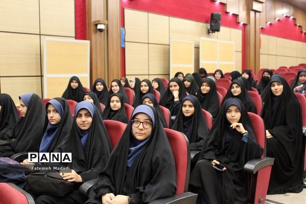 مراسم اختتامیه مدرسه انقلاب شهرستان‌های استان‌ تهران