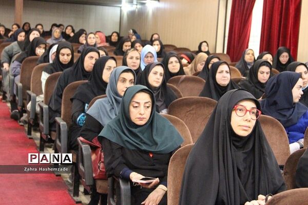 همایش ارتقای اطلاعات و دانش‌ مشاوران مدارس و مراکز مشاوره شهرستان‌های استان تهران