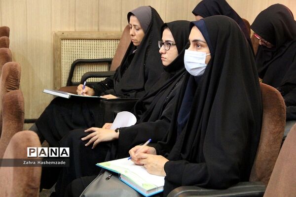 همایش ارتقای اطلاعات و دانش‌ مشاوران مدارس و مراکز مشاوره شهرستان‌های استان تهران
