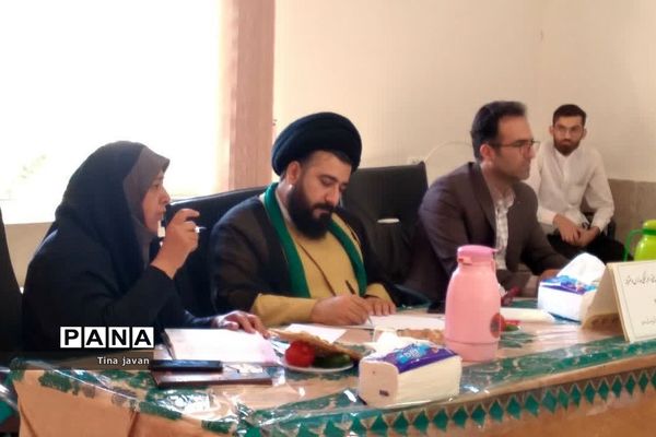 جلسه هم‌اندیشی مسائل تربیتی مدارس دخترانه در آموزش و پرورش رودهن