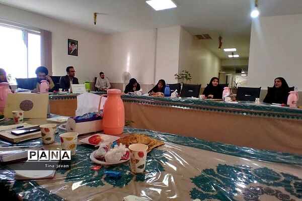 جلسه هم‌اندیشی مسائل تربیتی مدارس دخترانه در آموزش و پرورش رودهن