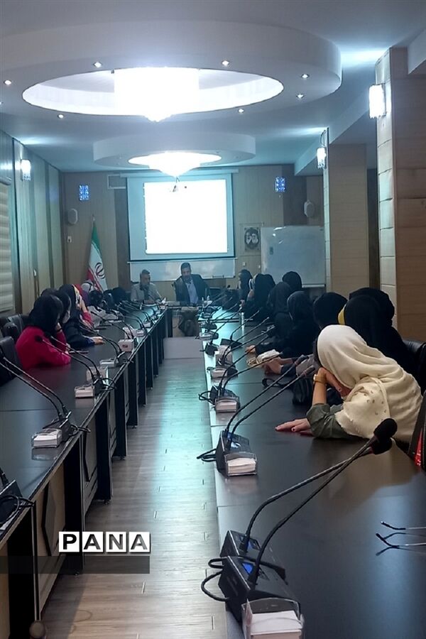 نشست هماهنگی اعزام دانش‌آموزان زیارت اولی استان البرز به مشهد مقدس