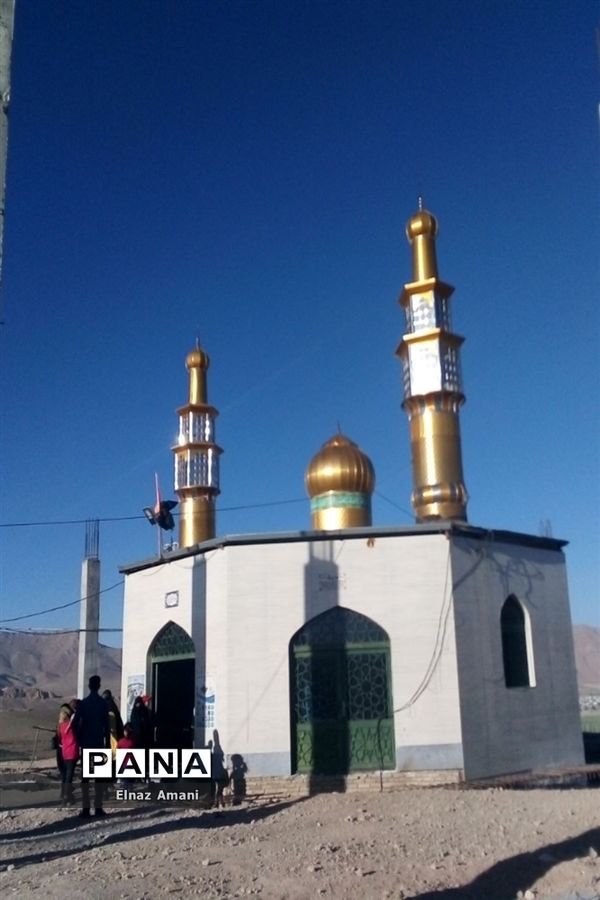 آستان مقدس امام زاده حمزه بن علی در شهرستان بن میزبان گردشگران