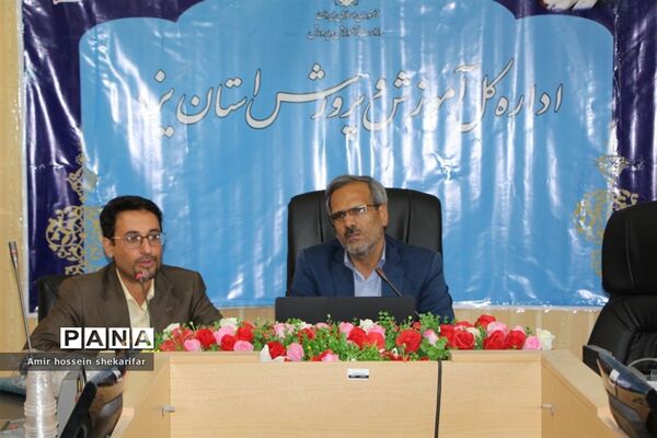 تجلیل از مدال‌آوران المپیاد‌های علمی و ادبی استان یزد در سال ۱۴۰۱